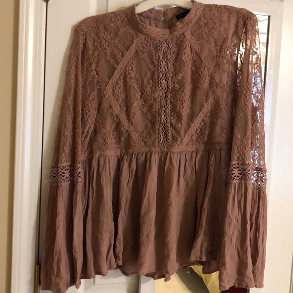 American Eagle Outfitters Tops - GORGEOUS long bell sleeve lace detailed top - XL